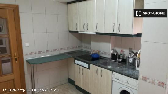 Habitación en piso compartido en Zaragoza - ZARAGOZA