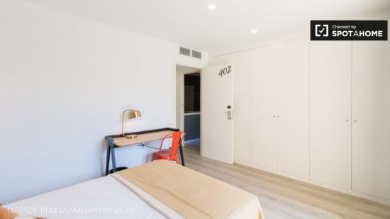 Habitación en piso compartido en barcelona. - BARCELONA