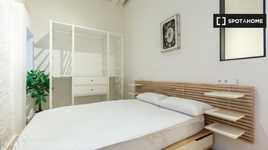 APARTAMENTO DE LUJO A ESTRENAR DE 3 DORMITORIOS Y 3 BAÑOS, TERRAZA PRIVADA - BARCELONA