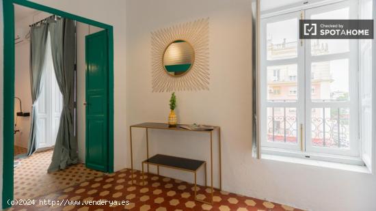 Elegante apartamento de 2 dormitorios en alquiler en Ciutat Vella - VALENCIA