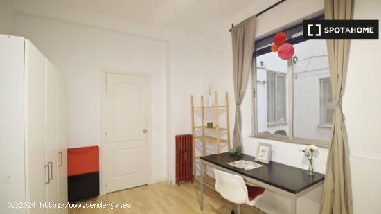 Alquiler de habitaciones en piso de 7 dormitorios en Chamberí, Madrid - MADRID