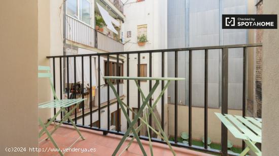 Habitación con terraza en el Barrio Gótico - BARCELONA