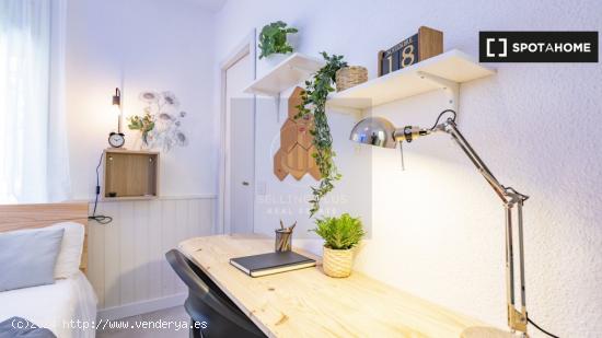 ¡Habitaciones en alquiler en un apartamento de 5 habitaciones en Madrid! - MADRID