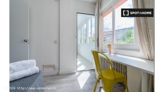 Alquiler de habitaciones en apartamento de 5 dormitorios en Chamartín, Madrid - MADRID