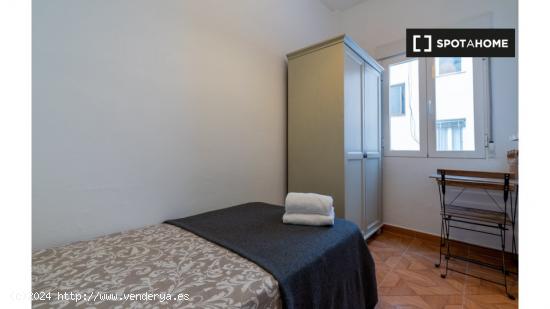 Alquiler de habitaciones en apartamento de 5 dormitorios en Chamartín, Madrid - MADRID