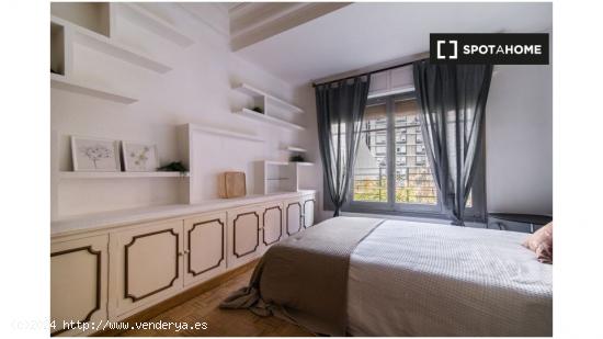 Habitaciones para alquilar en apartamento de 5 dormitorios en Madrid - MADRID