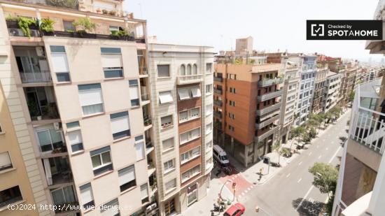 Alquiler de habitaciones en piso de 4 habitaciones en Sant Gervasi - Galvany - BARCELONA