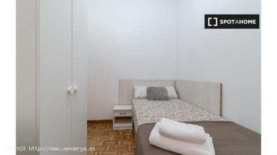 Habitación en piso compartido en madrid. - MADRID