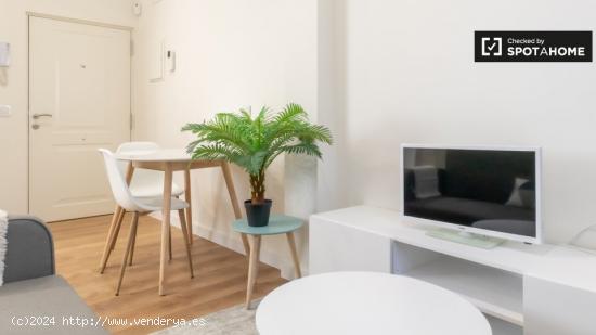 Se alquila apartamento de 2 dormitorios en San Isidro - MADRID