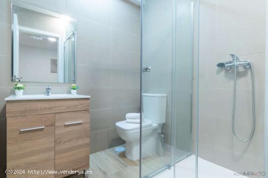  ¡Habitaciones en alquiler en un apartamento de 4 habitaciones en Madrid! - MADRID 