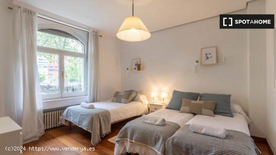 Apartamento de 2 dormitorios en alquiler en Abando, Bilbao - VIZCAYA