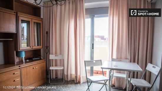 Apartamento de 4 dormitorios en alquiler en Poblats Marítims, Valencia. - VALENCIA