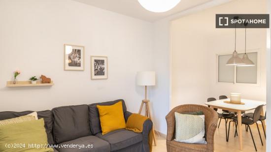 Apartamento entero de 2 dormitorios en Barcelona. - BARCELONA