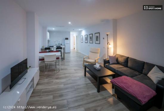  Apartamento de 2 dormitorios en alquiler en Extramurs - VALENCIA 