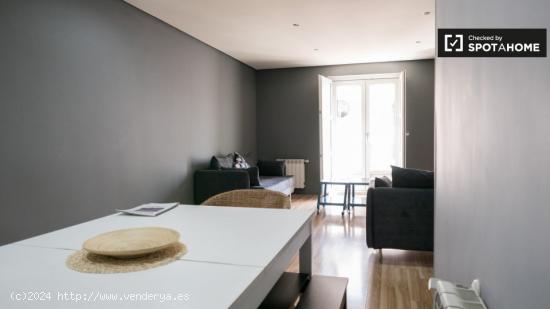 Elegante apartamento de 2 dormitorios en alquiler en Centro - MADRID