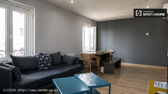 Elegante apartamento de 3 dormitorios en alquiler en Centro - MADRID