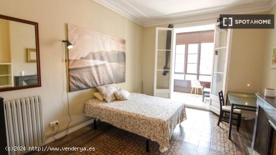 Acogedora habitación en alquiler, apartamento de 5 dormitorios, L’Eixample - BARCELONA