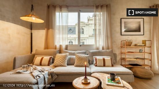 Apartamento entero de 2 dormitorios en Barcelona. - BARCELONA