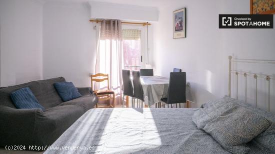 Alquiler de habitaciones en piso de 4 dormitorios en Valencia - VALENCIA