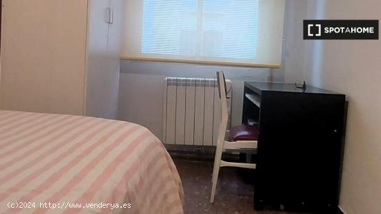 Acogedora habitación en alquiler en un apartamento de 3 dormitorios en Móstoles - MADRID