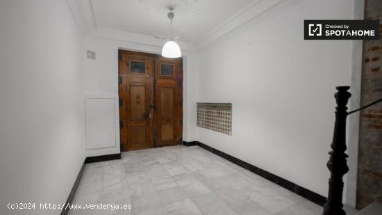 Elegante apartamento de 3 dormitorios en alquiler, Ciutat Vella - VALENCIA