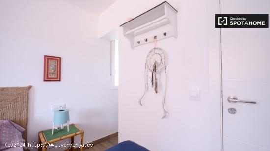 Gran habitación para alquilar en Algirós, Valencia - VALENCIA