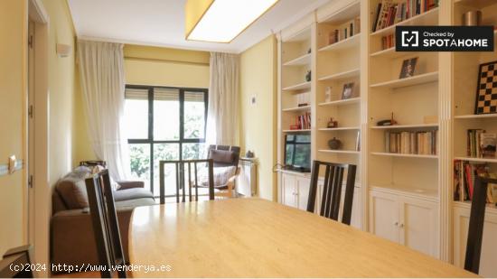 Apartamento de 3 dormitorios en alquiler en Bellas Vistas - MADRID