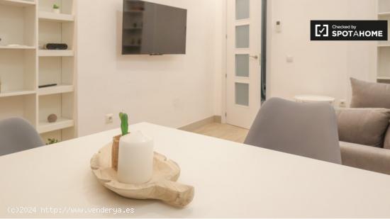 Se alquila apartamento de 1 dormitorio en Valdeacederas - MADRID