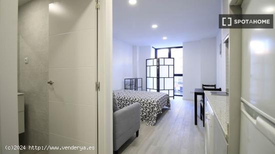 ¡Estudio en alquiler en Madrid! - MADRID