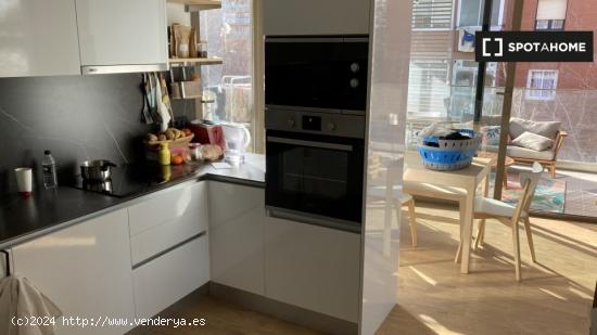 Apartamento entero de 3 habitaciones en Barcelona. - BARCELONA