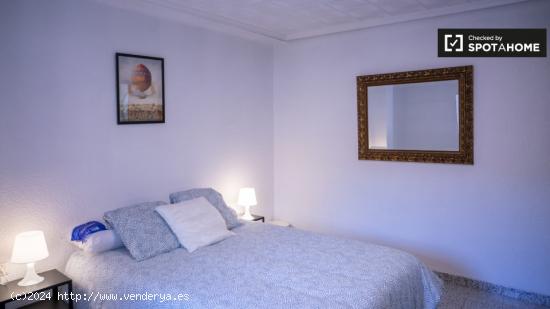 Alquiler de habitaciones en piso de 5 dormitorios en Torrefiel - VALENCIA