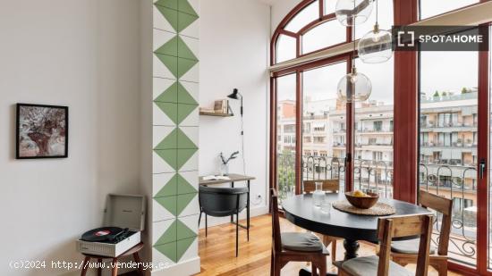 Apartamento de 3 dormitorios en alquiler en La Dreta De L'Eixample - BARCELONA