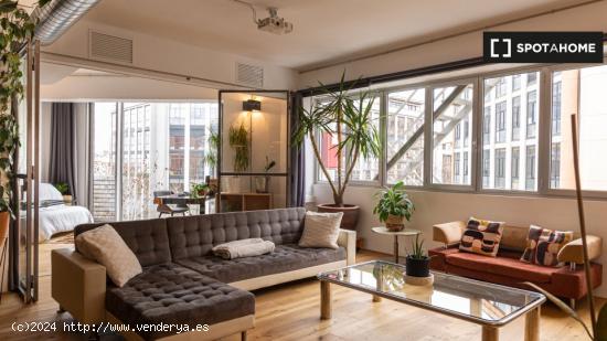 Apartamento de 4 dormitorios en alquiler en Barcelona - BARCELONA