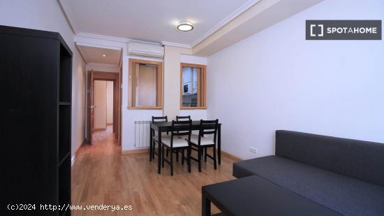 Apartamento de 1 dormitorio en alquiler en Valdeacederas, Madrid - MADRID