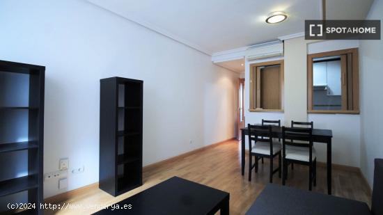 Apartamento de 1 dormitorio en alquiler en Valdeacederas, Madrid - MADRID