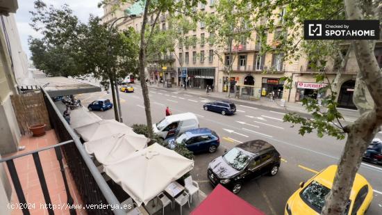 Alquiler de habitaciones en piso de 4 habitaciones en La Dreta De L'Eixample - BARCELONA