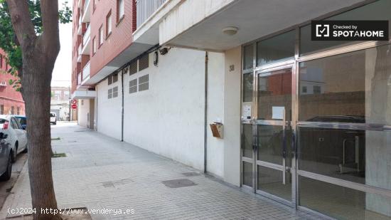 Alquiler de habitaciones en apartamento de 3 dormitorios en Malva Rosa - VALENCIA