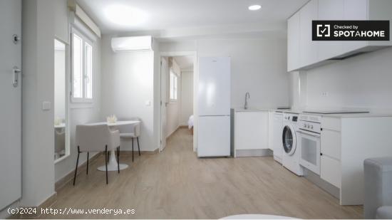 Apartamento de 1 dormitorio en alquiler en Valdeacederas, Madrid - MADRID