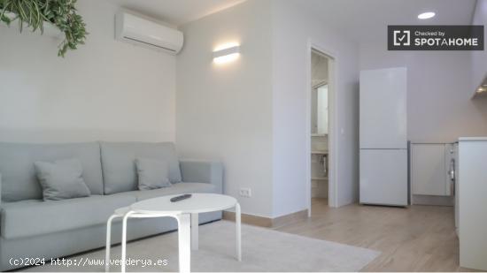 Se alquila apartamento de 1 dormitorio en Valdeacederas - MADRID