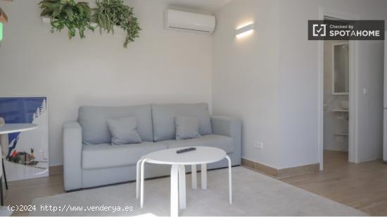 Se alquila apartamento de 1 dormitorio en Valdeacederas - MADRID