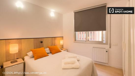 Habitaciones en alquiler en apartamento de 3 dormitorios en El Guinardó. - BARCELONA