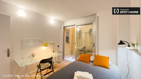 Habitaciones en alquiler en apartamento de 3 dormitorios en El Guinardó. - BARCELONA