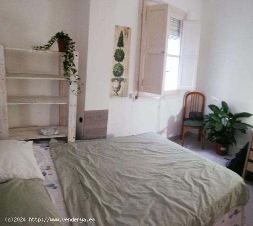  Habitaciones en alquiler en el apartamento de 3 dormitorios en Prenzlauer Berg - VALENCIA 