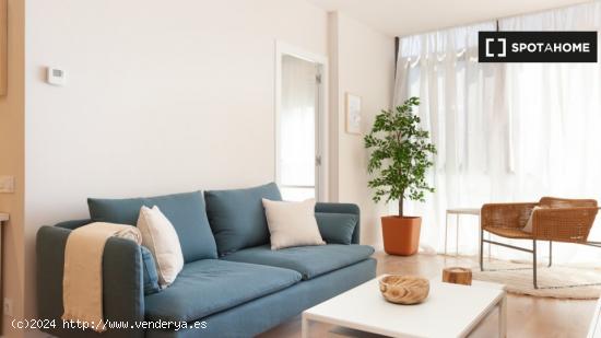 Apartamento de 3 dormitorios en alquiler en Barcelona - BARCELONA