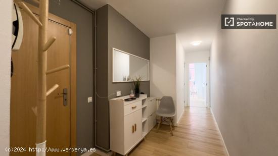 Apartamento de 2 dormitorios en alquiler en Sant Antoni - BARCELONA