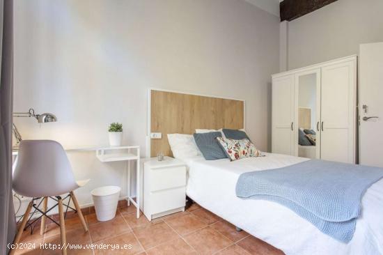  Fantástica habitación doble con balcón privado en Valencia - VALENCIA 