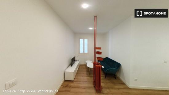 Apartamento de 2 dormitorios en alquiler en Madrid - MADRID