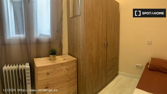 Apartamento de 1 dormitorio en alquiler en Puerta De Toledo, Madrid - MADRID