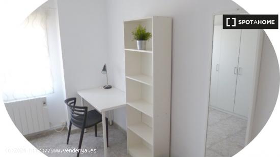 Habitación en piso compartido en La Magdalena, Zaragoza - ZARAGOZA