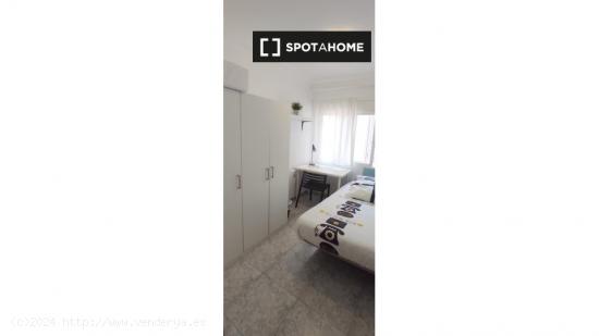 Habitación en piso compartido en La Magdalena, Zaragoza - ZARAGOZA